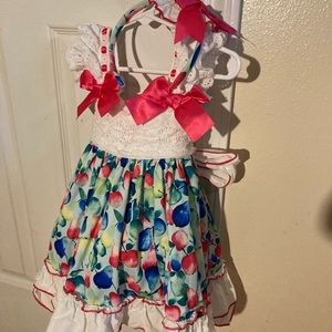 Used twice spring dress size 4 or spring Pageant OOC